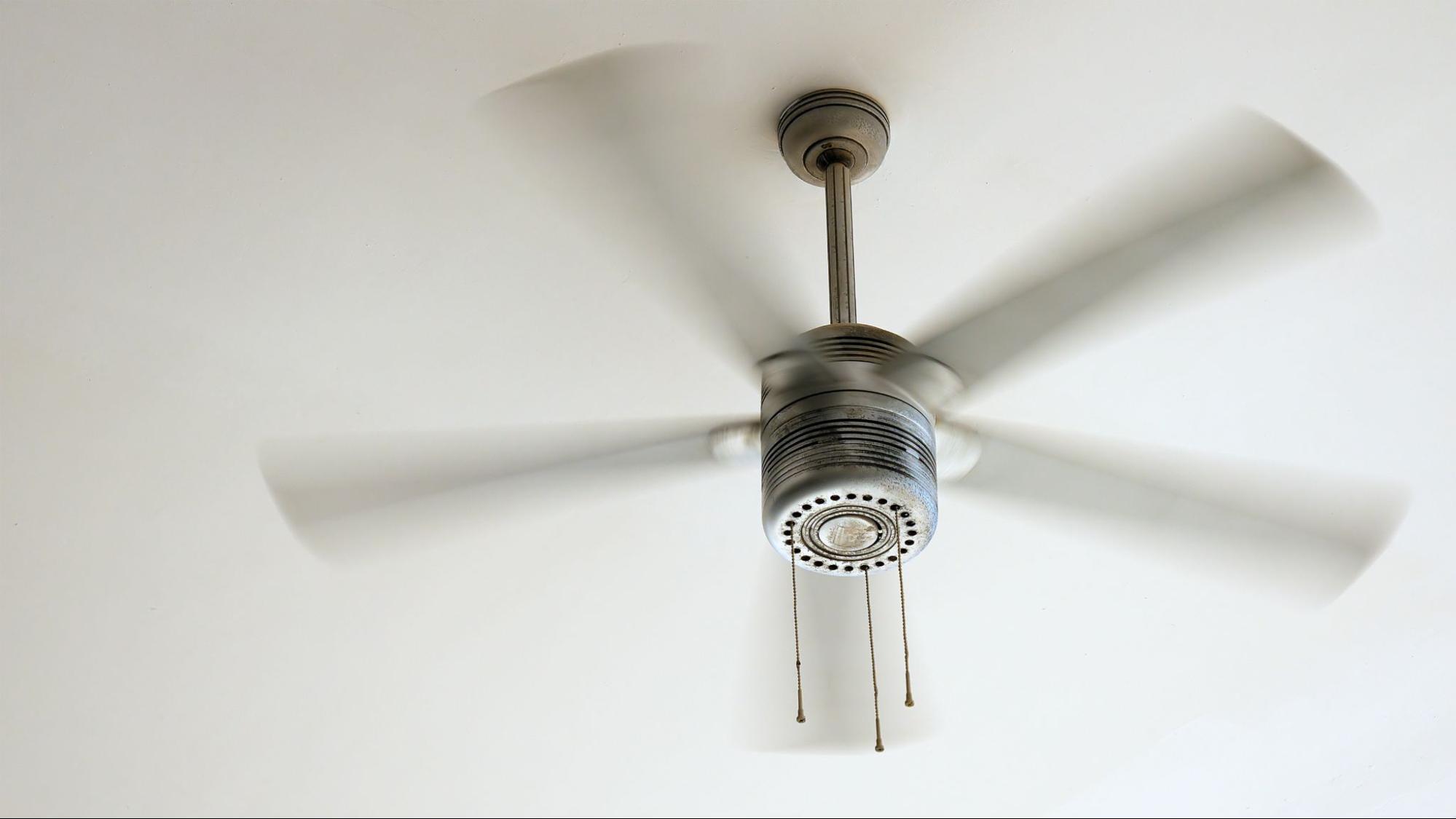 Does a Ceiling Fan Help My AC Be More Efficient?