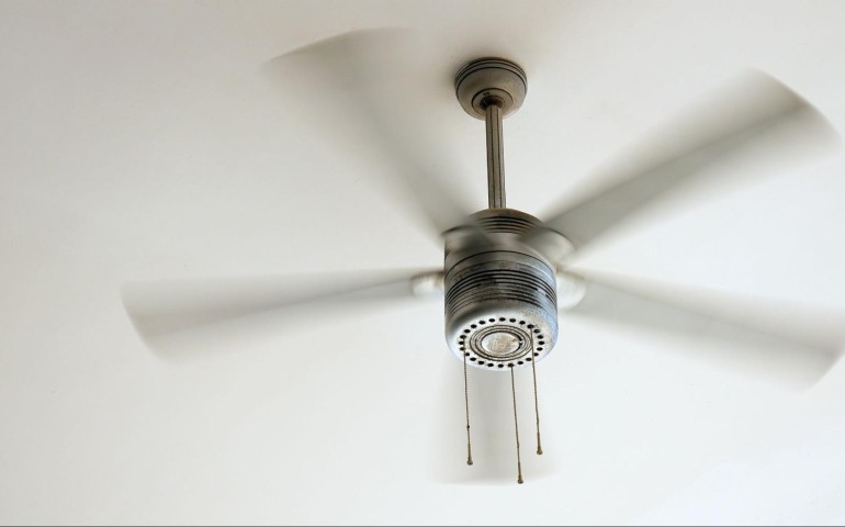 Does a Ceiling Fan Help My AC Be More Efficient?